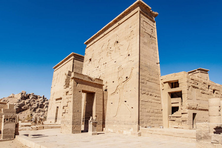 在阿斯旺附近的埃及伊西斯女神的菲莱寺庙