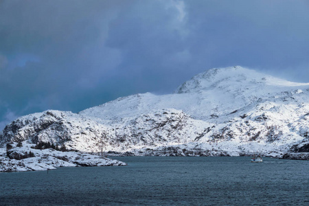 在冬天的挪威峡湾