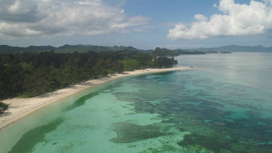 海景与海滩和海。菲律宾吕宋