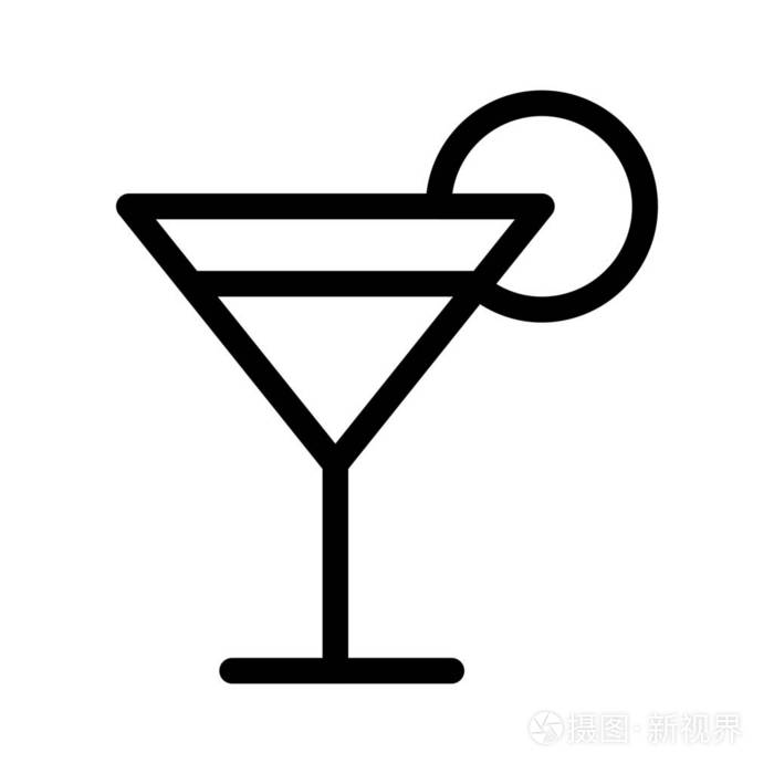 加柠檬的鸡尾酒杯