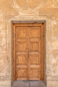 西班牙格拉纳达Alhambra建筑中的经典实木门