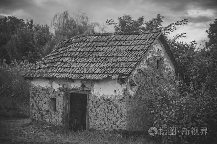 腐朽, 衰落, 废墟