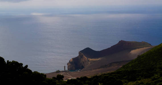 葡萄牙Capelinhos火山Caldera Failores的景观