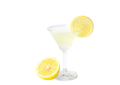 白色背景下分离的柠檬汁和石灰水果。