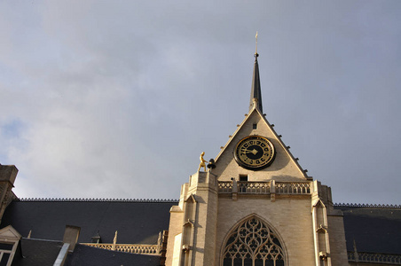 圣彼德彻奇教堂的屋顶和钟