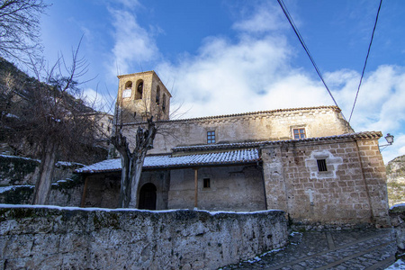 奥班贾德尔卡斯蒂略教堂是西班牙伯戈斯省最美丽的村庄之一。
