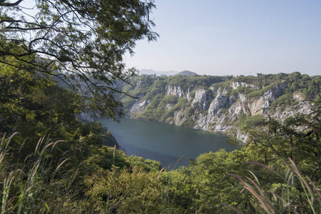 大峡谷Chonburi在Kiri纳洪石矿附近的城市Chonburi在普罗文茨Chonburi在泰国。 萨班苏安峡谷兰邦萨2018