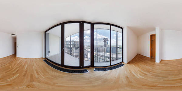 带大窗户的白色空阁楼公寓室内360全景照片