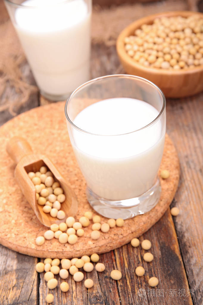 桌上有豆奶