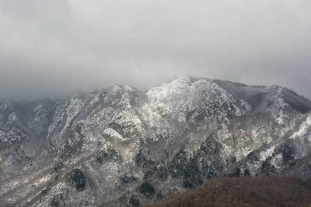 意大利南部坎帕尼亚雪山景观2019年1月9日。