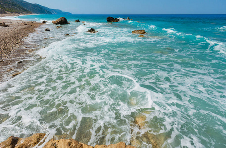 美丽的夏天勒夫卡达海岸石滩希腊爱奥尼亚海