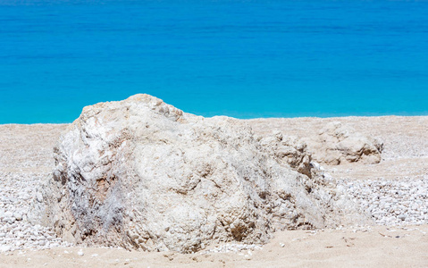 美丽的夏季白色埃格里米海滩上的爱奥尼亚海莱夫卡达希腊。