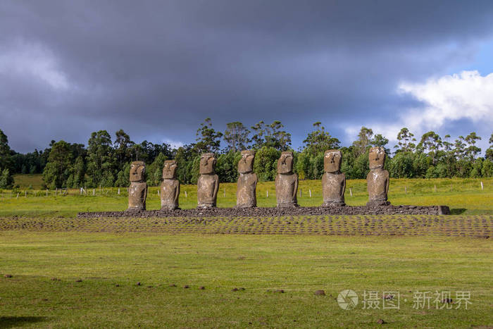 AhuAkivi的Moai雕像，唯一面临海洋的Moai智利复活节岛