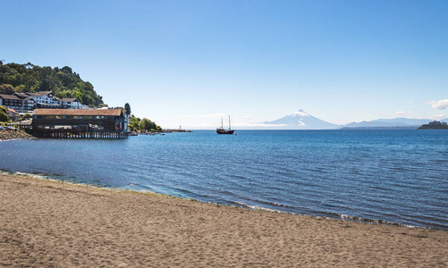 智利波多黎各兰基胡埃湖和奥索诺火山