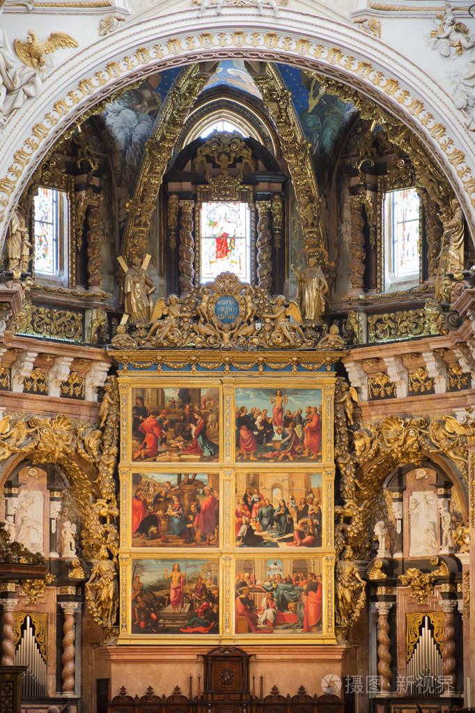 巴伦西亚大教堂内部.