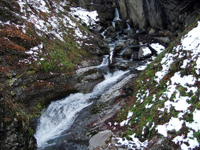 瑞士圣加仑州Berschnerbach溪及其支流上的瀑布和瀑布