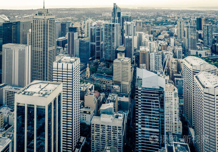 城市天际线鸟瞰现代摩天大楼和街道. 城市场景.