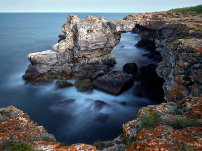 绚丽的海洋海岸在夏季黎明，黑海长露图像