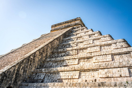 玛雅神庙金字塔库库勒坎奇钦伊萨尤卡坦墨西哥