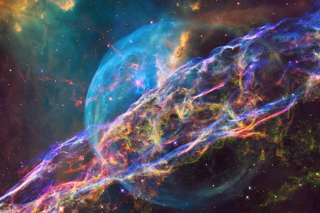 星空和星云在无尽美丽的宇宙中。 这幅图像的元素由美国宇航局提供。