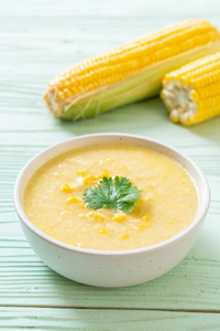 玉米汤碗健康食品风格