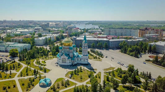 大教堂假定圣母玛利亚全景的城市。 俄罗斯从德隆