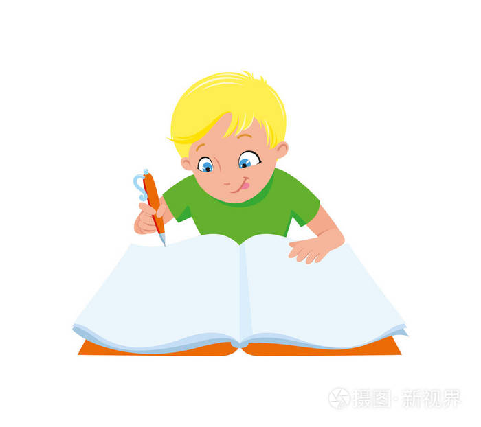 金发男孩热情地用钢笔在笔记本上写字,或者在一张带有空白床单的相册