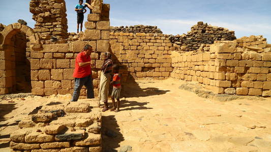 苏丹elkurru大约在2019年1月，不明身份的人在古董废墟中