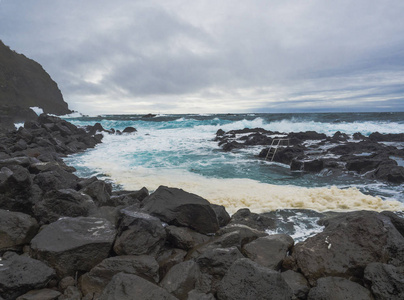 ponta da ferraria, 天然温泉浴池 termas da ferraria, 温泉入海的地方, 大浪和海泡, 圣米