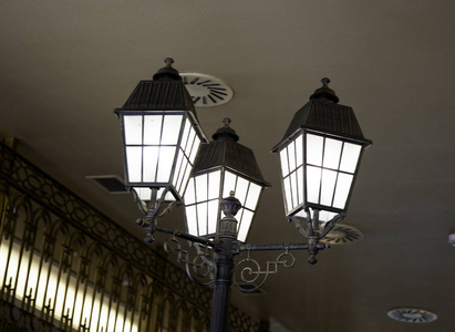 伦敦街灯照明，装饰和照明