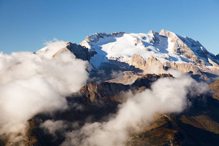 意大利最高的白云石山。