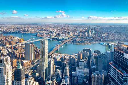 摩天大楼的曼哈顿空中景观东河