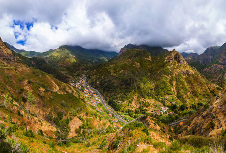 马德拉葡萄牙的山村旅游背景