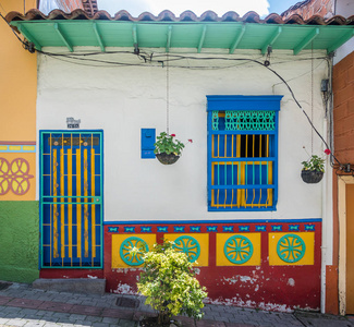 五颜六色的房子瓜塔皮哥伦比亚