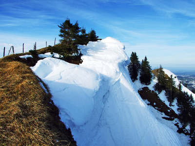 瑞士阿尔卑斯山阿彭策尔奥塞尔罗登州冬季光影游戏
