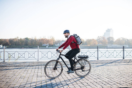 希普斯特商人上班族电动自行车旅游到城市工作