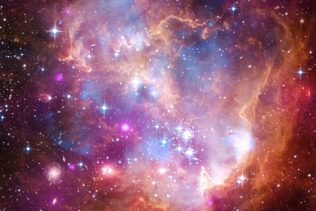 星云和外层空间的许多恒星。 这幅图像的元素由美国宇航局提供。