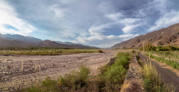 Tilcara市的景观和道路Tilcara，Jujuy，阿根廷