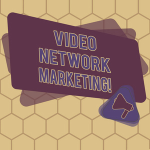 显示视频网络营销的概念手写。商业照片文本将视频投入到您的营销活动中