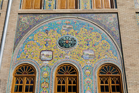 伊朗伊斯兰共和国。 德黑兰。 戈莱斯坦宫殿联合国教科文组织世界遗产遗址一组皇家建筑，由花园皇家建筑和伊朗艺术收藏组成。 马赛克