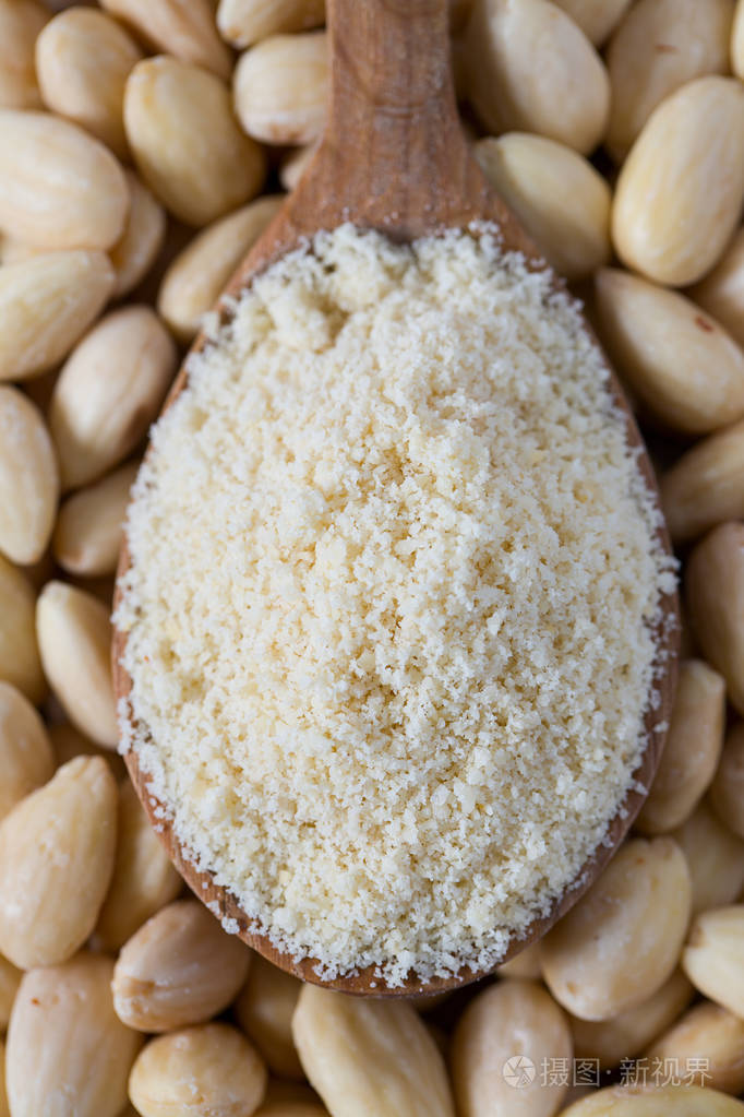 木勺里的杏仁粉