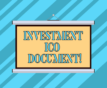 显示投资 ico 文档的文本符号。概念照片文件, 说明了用于会议演示的区块链空白便携式壁挂投影屏幕背后的技能