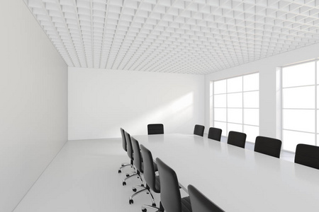 空白桌子后面的白墙上的海报白色墙壁会议