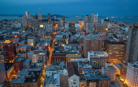 旧金山天际线在日出, 加利福尼亚州, 美国
