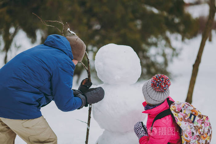 假日的冬季乐趣休闲. 家庭生活方式观念