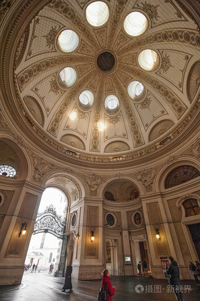 奥地利维也纳2018年3月7日维也纳霍夫堡宫的冲天炉穹顶景观jpg