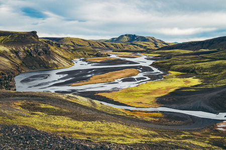 冰岛的超现实和多彩的风景