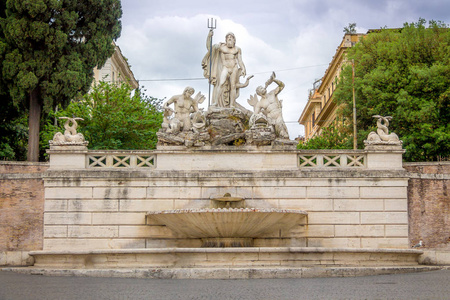 意大利罗马波洛广场的海王星喷泉
