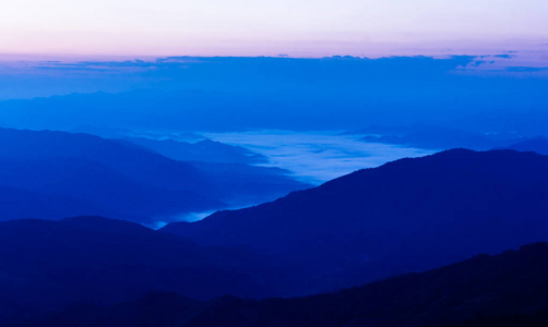 森林山风景黎明非常美丽