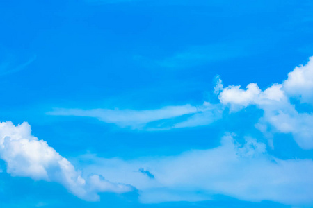 在天空中的白云蓝天白云在天空中.照片